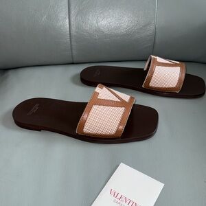Valentino Garavani NWT Authentic VLOGO Slide Sandal
